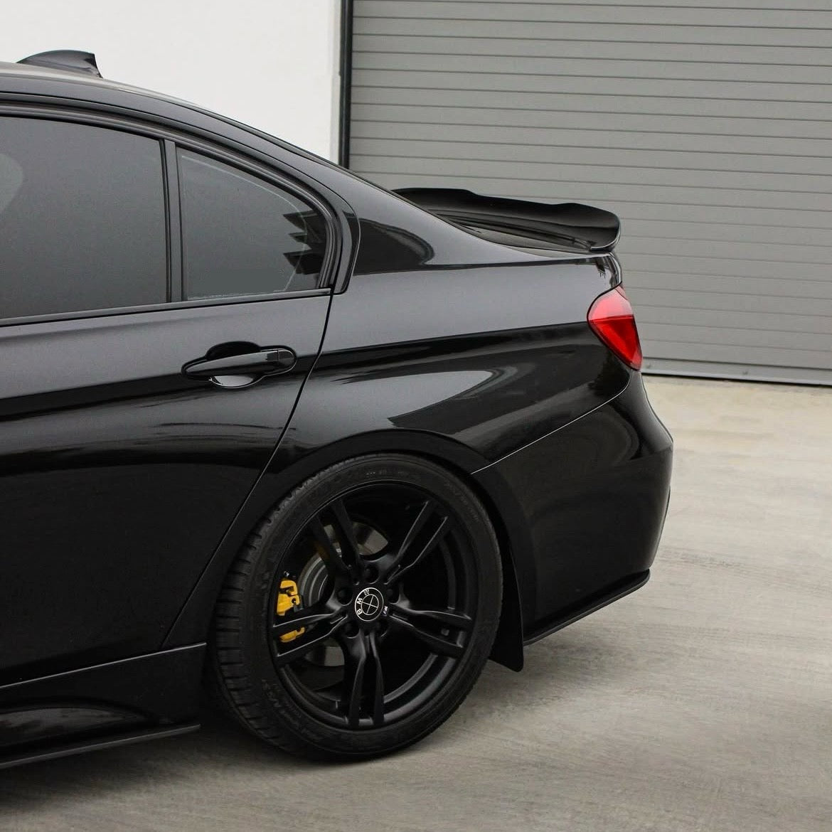 BMW F30/F80 - Takaspoileri PSM kiiltävän musta