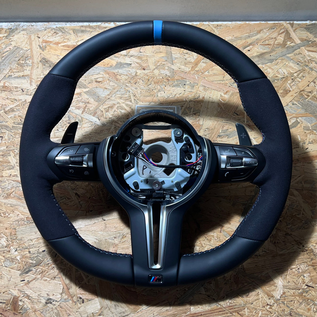 BMW F10/F11/F12/F15 - M-Performance Style Alcantara ratti