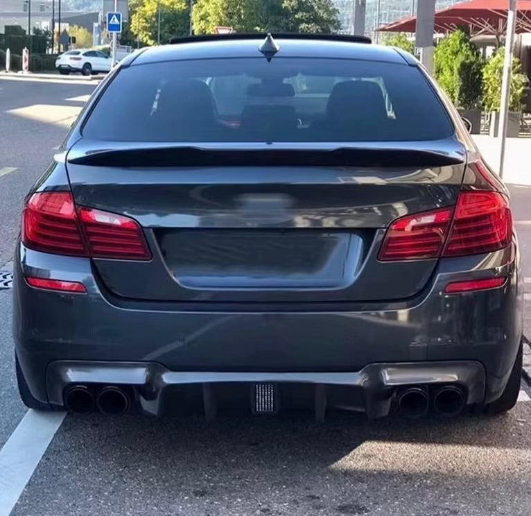 BMW F10 PSM style takaspoileri